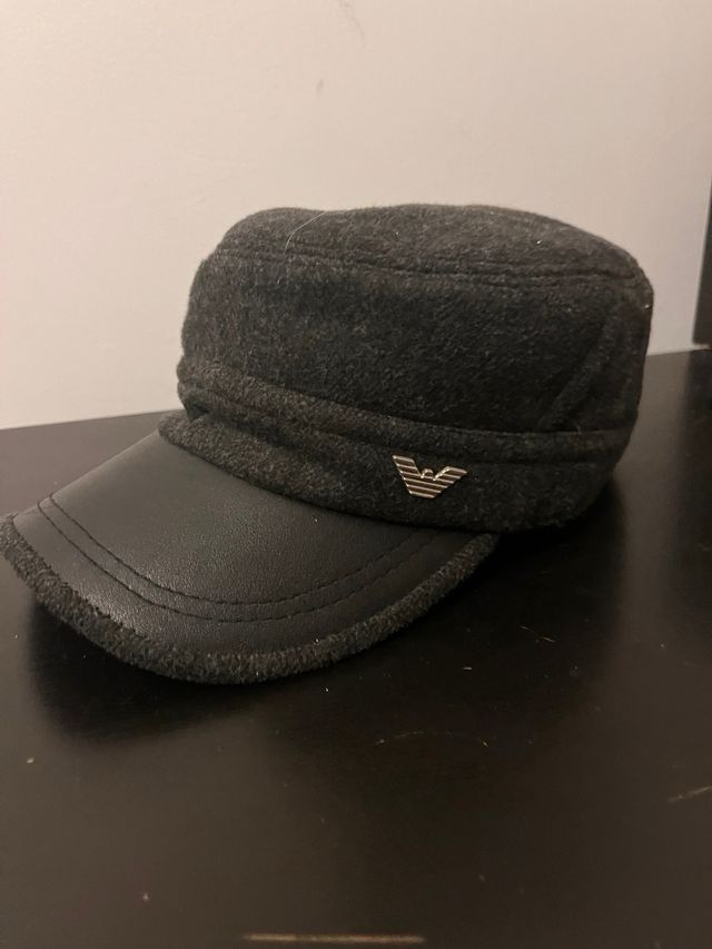 Gorro negro con orejeras