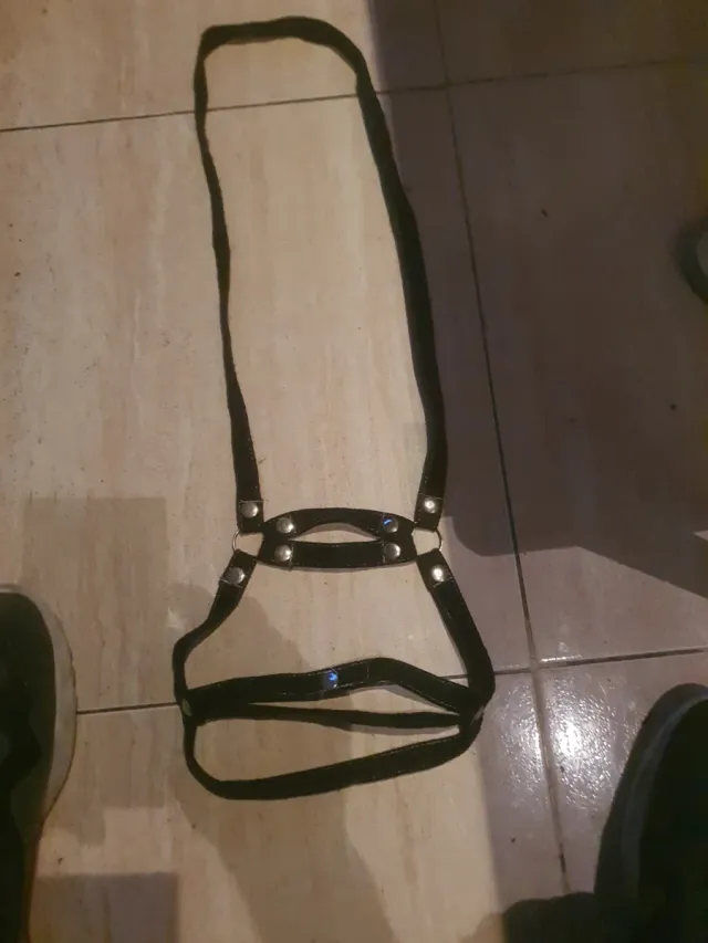 Arnés punk/sexi negro