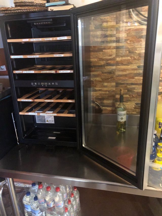 Vinoteca de vinos Zonas Dobles