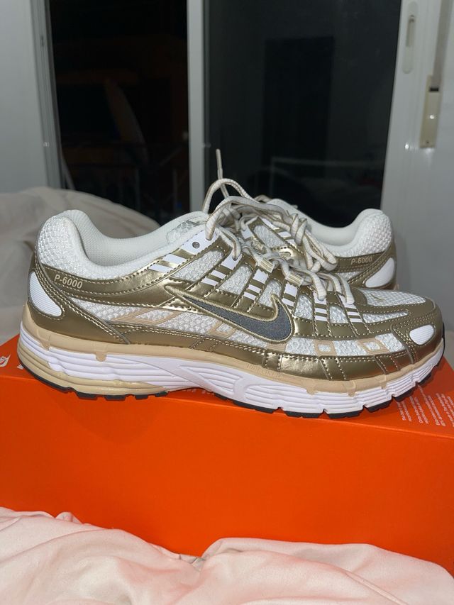 Nike P-6000 Oro y Blanco
