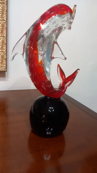 Delfino Murano con base nera