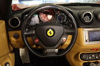 Ferrari California 4.3 V8 460cv
