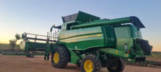 Cosechadora John Deere T560 HM 4x4
