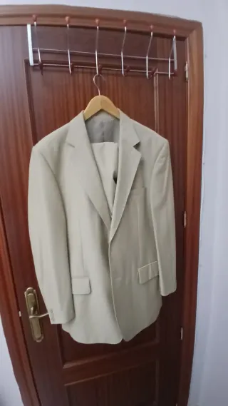 Traje sastre caballero beige