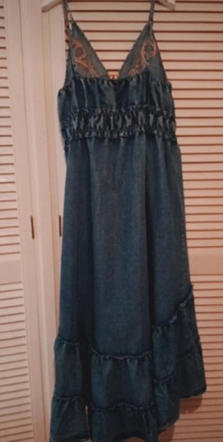 Vestido vaquero largo con bordados