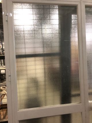 Puerta aluminio y cristal