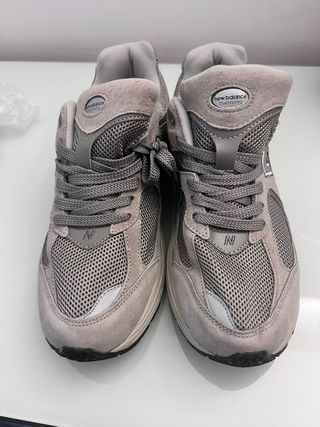Zapatillas New Balance 2002R Gris