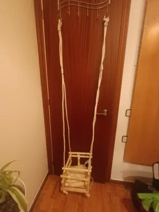 Columpio de madera para bebé
