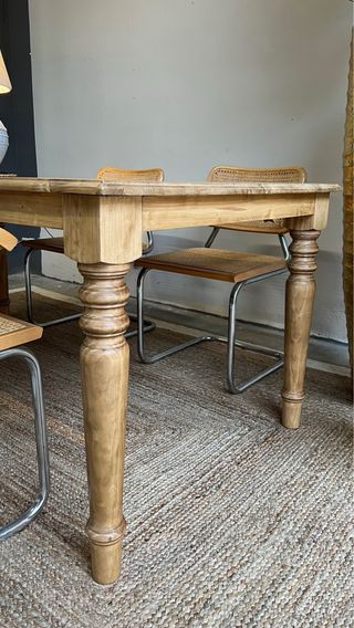 MESA COMEDOR PATAS TORNEADAS A MEDIDA