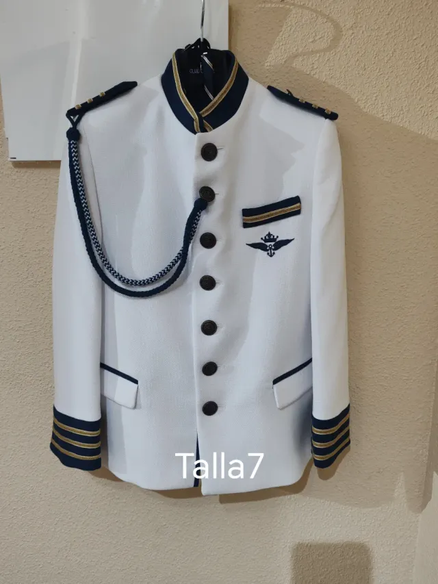 Trajes de comunión nuevos a estrenar.