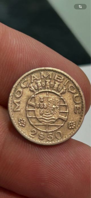 Mozambique $250 monete