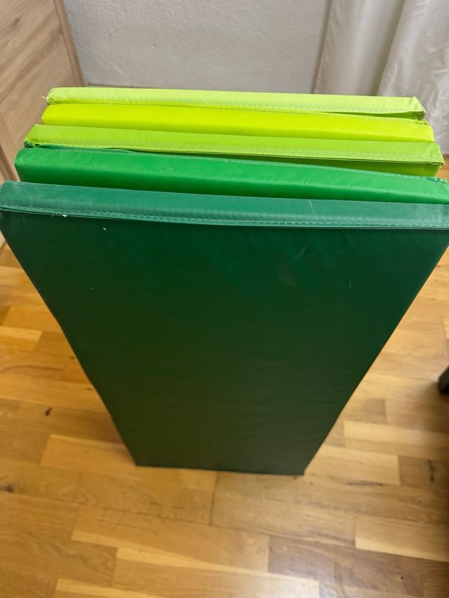 Colchoneta infantil verde