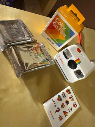 Polaroid Go Cámara Instantánea + Film