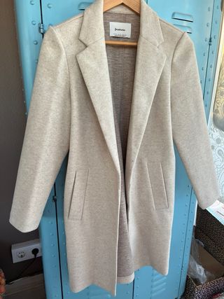 Abrigo de paño beige