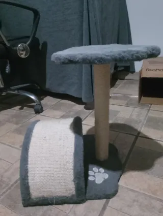 Rascador para gatos con plataforma