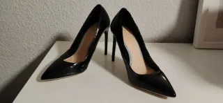 Zapatos de tacón negros charol