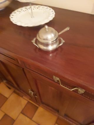 Zuccheriera vintage con cucchiaino