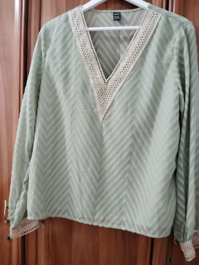 Blusa SHEIN verde con encaje talla L