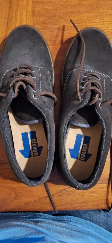 Zapatos Eleven Talla 42 Gris