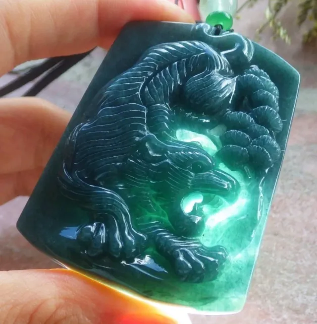 Ciondolo Giada Burma Grado A Tigre Intagliato