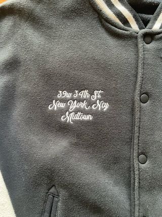 Chaqueta Zara NY Varsity Negra y Blanca