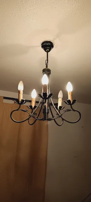 Lámpara de techo antigua