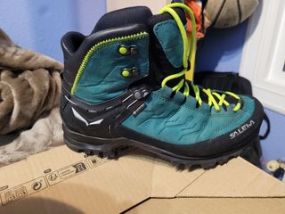 Botas de montaña Salewa Gore-Tex.

38'5. 