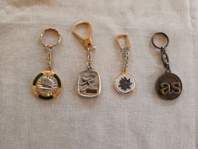 Lote 4 llaveros diferentes