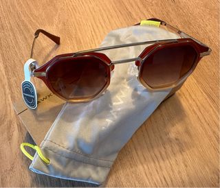 Gafas de sol Hawkers marrones y doradas