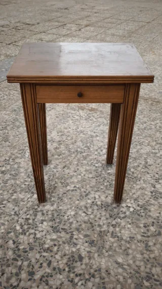 Mesa auxiliar de madera Mexita