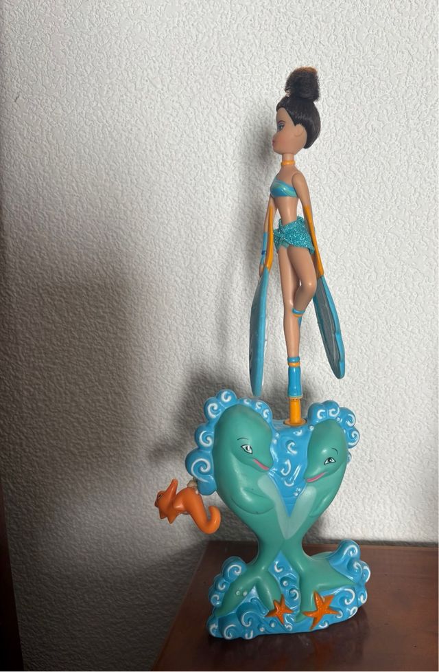 Bambola a tema marino con base a delfino