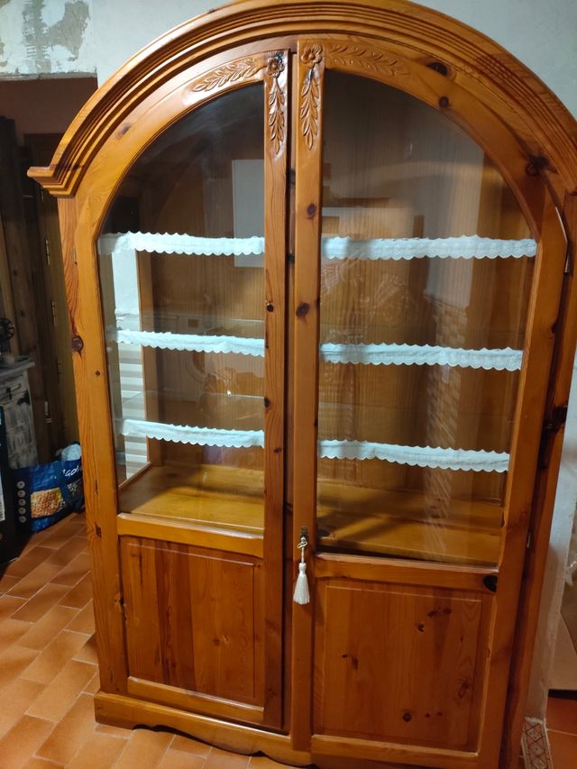 Vitrina de pino macizo 2 03x1,46x43