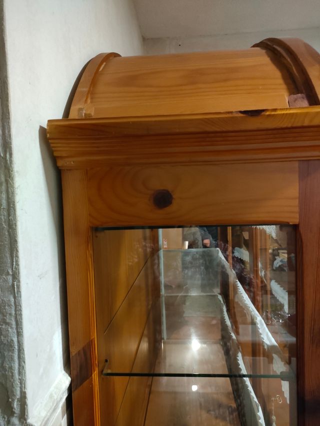 Vitrina de pino macizo 2 03x1,46x43