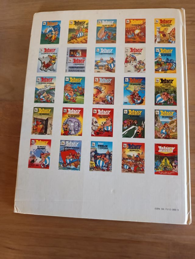 Lote 2 cómic Astérix Legionario y la Cizaña
