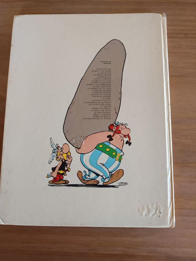 Lote 2 cómic Astérix Legionario y la Cizaña