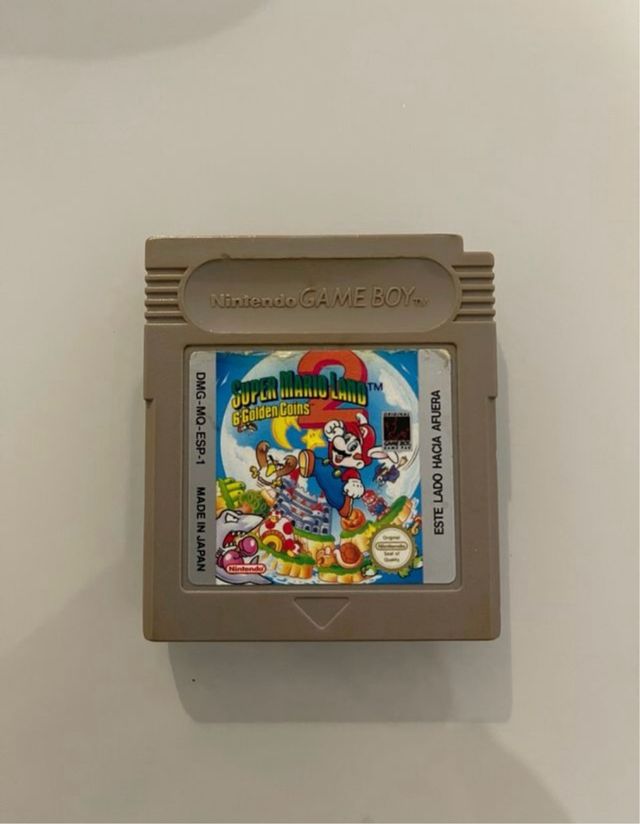 Nintendo Game Boy Beige con 4 juegos