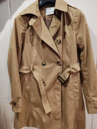 Gabardina Stradivarius Beige