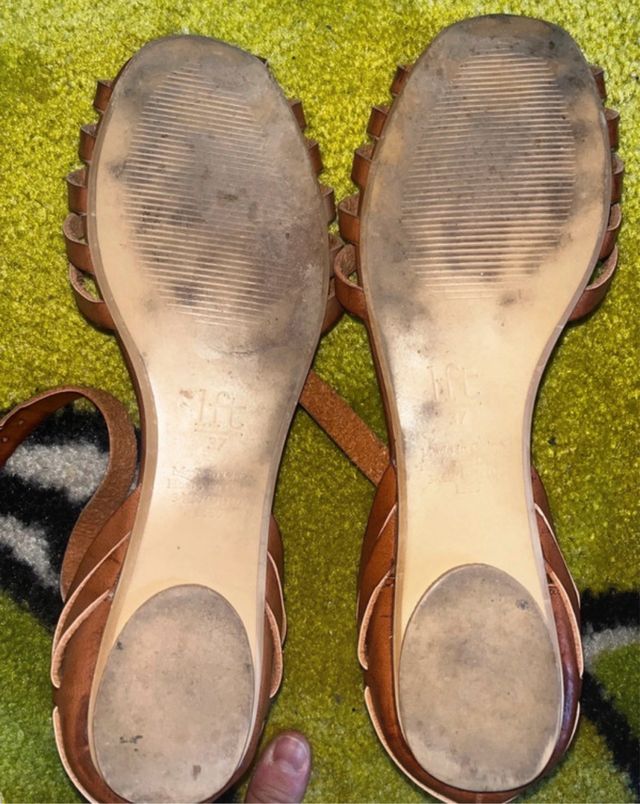 2 pares de sandalias marrones Lefties y negras Pul