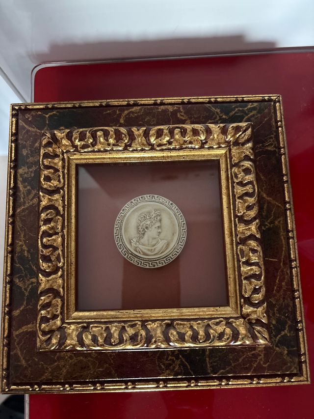 Cuadro Moneda Antigua Marco Dorado 20x20