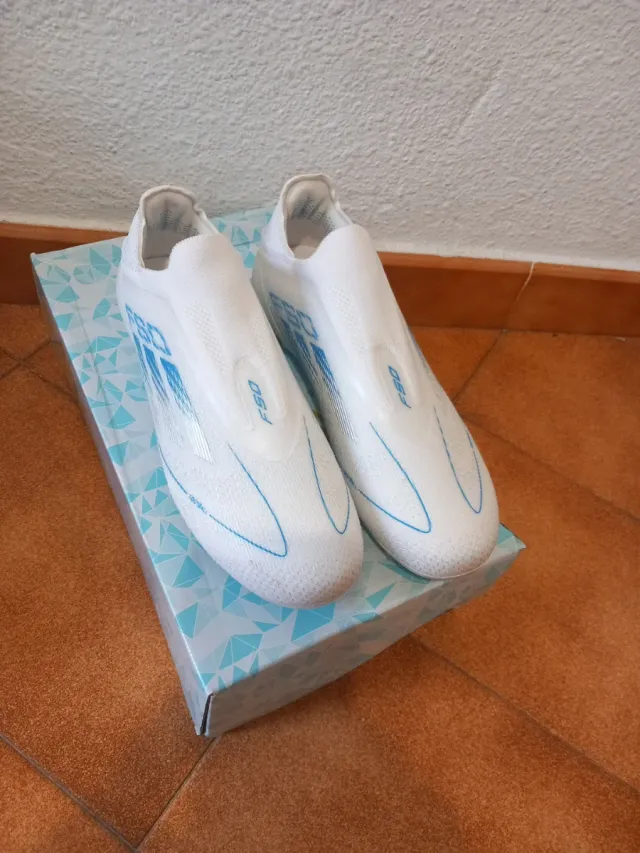 Botas de fútbol F50 Blancas,talla 37