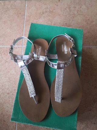 Sandalias planas plateadas