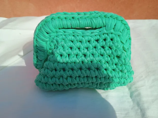 Miniclucth  con chiusura a molla