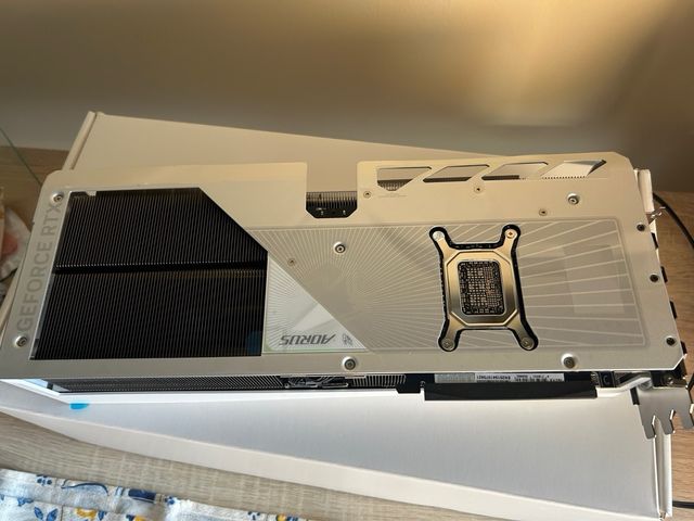 Tarjeta Gráfica RTX 5080 Aorus Master