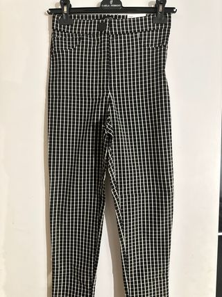Leggings cuadros elásticos Zara
