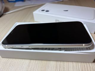 iPhone 11 128GB Negro + Caja, Funda y Cargador