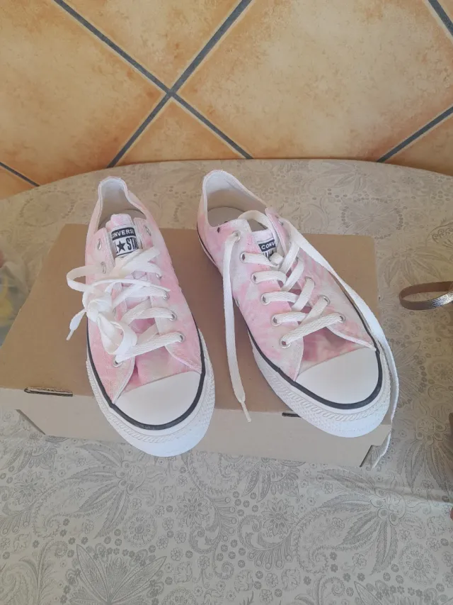 Zapatillas Converse TIE-DYE rosas y blancas