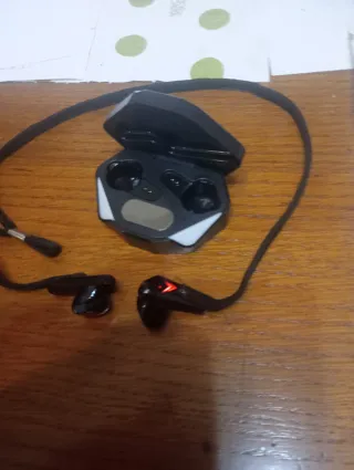 Cuffie Bluetooth con caricatore e laccio