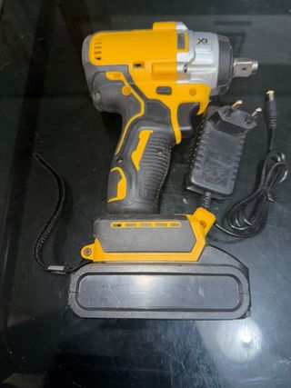 Taladro XR con batería y cargador