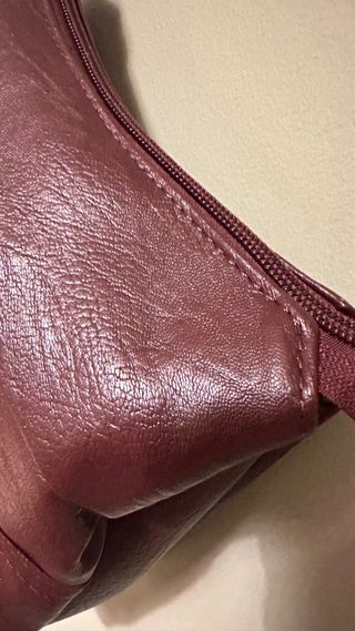 Bolso de hombro burdeos