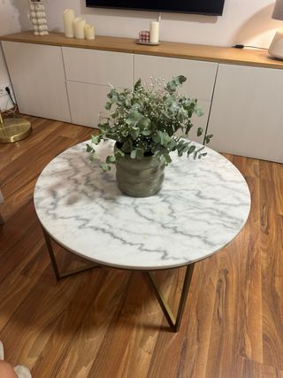 Mesa de centro redonda mármol y metal dorado
